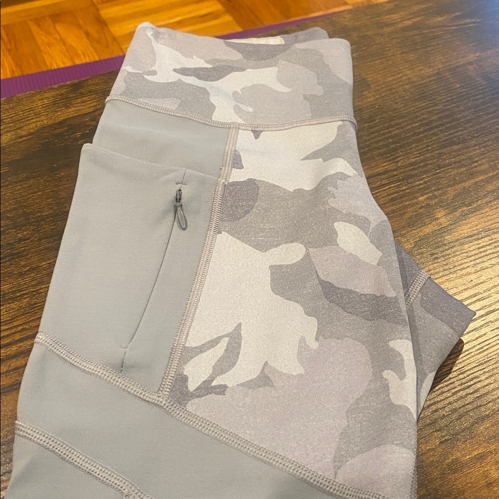 Athleta leggings - Picture 2 of 9